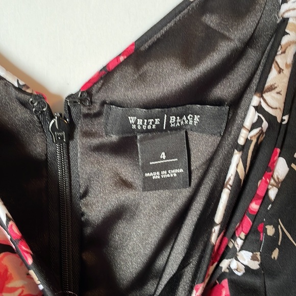 White House Black Market Women's Size 4  Fit & Flare Dress Floral - Picture 6 of 11